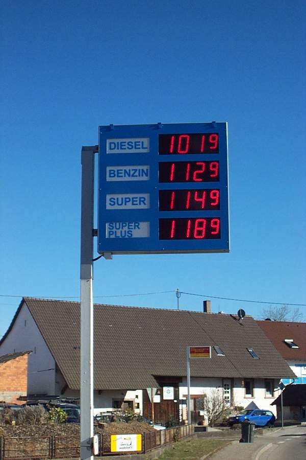 Benzinpreisanzeige für Tankstelle, Zeichenhöhe 200 mm, 4 Zeilen